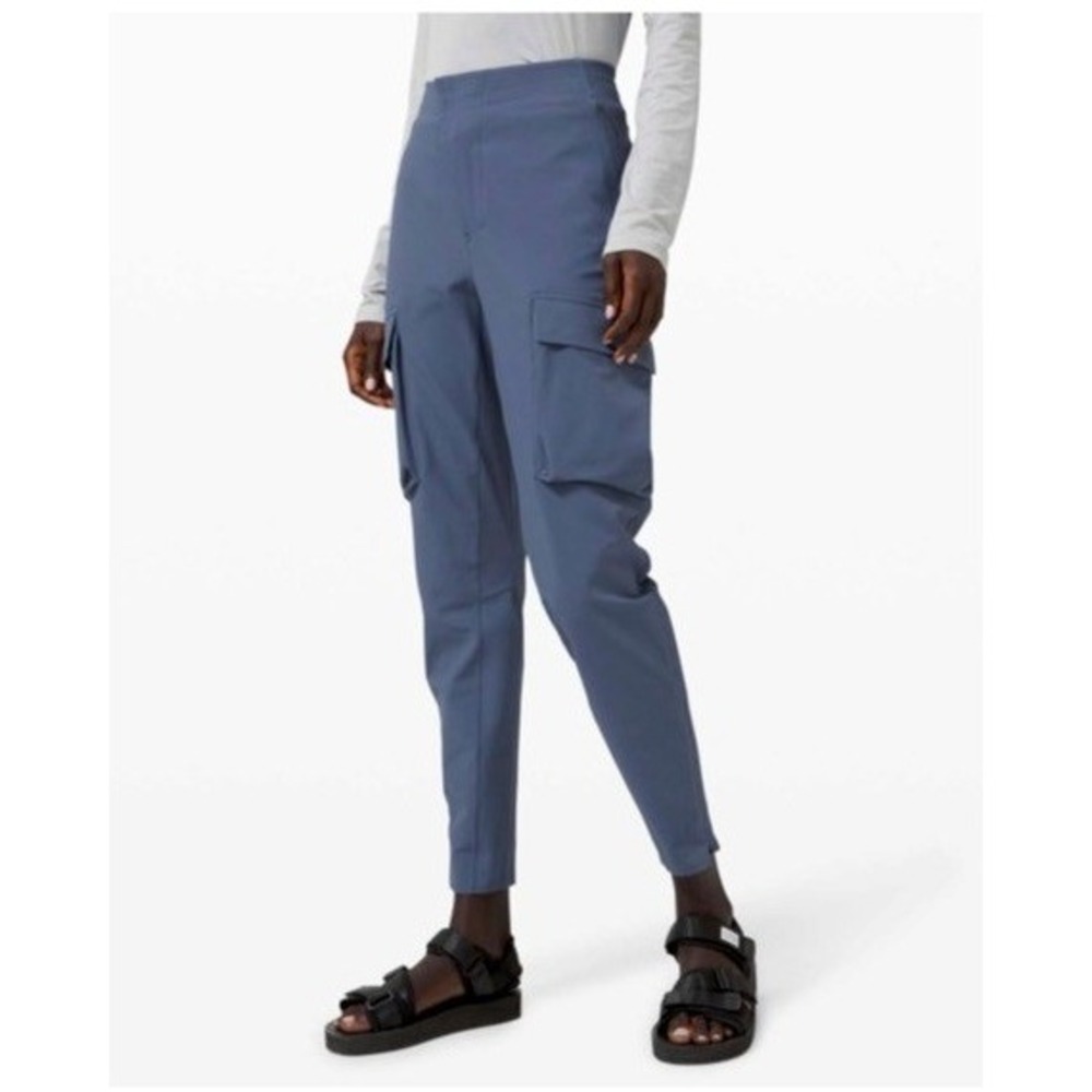 Lululemon Lab Women Reykur Ink Blue Cargo Tapered Pants/Size 4
